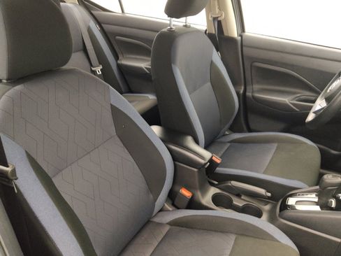 Used 2025 Nissan Versa SV FWD image 21