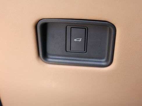 Used 2023 Land Rover Range Rover Long Wheelbase Autobiography image 39