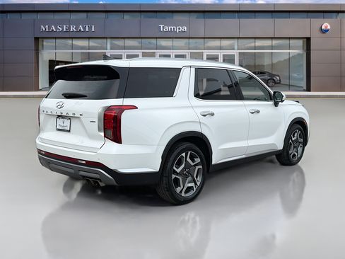 Used 2024 Hyundai Palisade Limited AWD/4WD image 3