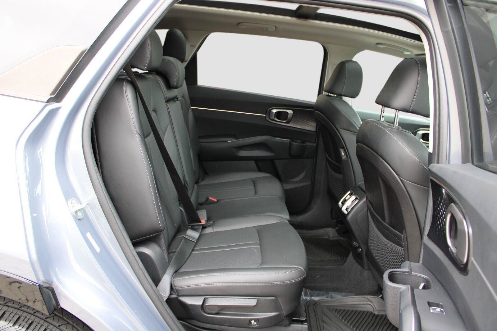 Used 2023 Kia Sorento S w/ Panoramic Sunroof Package FWD image 40
