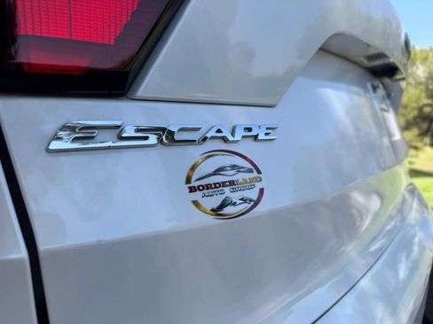 Used 2019 Ford Escape SEL FWD image 17