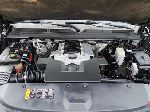 Used 2017 Cadillac Escalade Luxury image 10