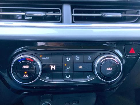 Certified 2025 Chevrolet Trax LT w/ Driver Confidence Package image 35