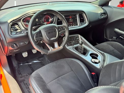 Used 2016 Dodge Challenger SRT Hellcat RWD image 12