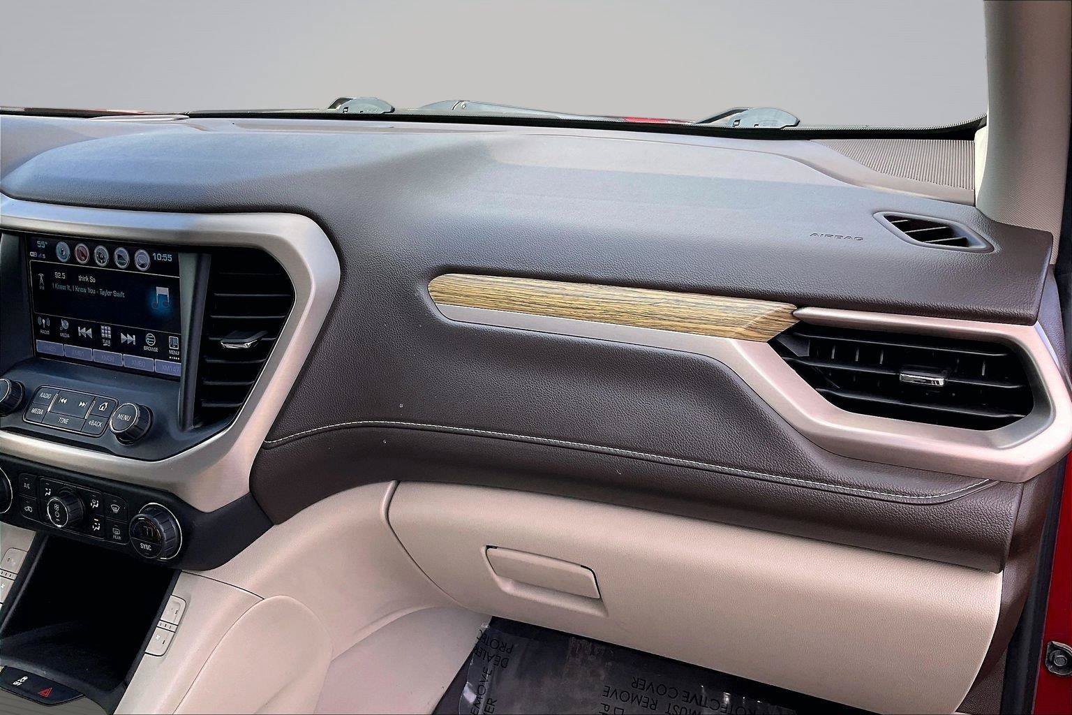 Used 2019 GMC Acadia Denali w/ Technology Package AWD/4WD image 17