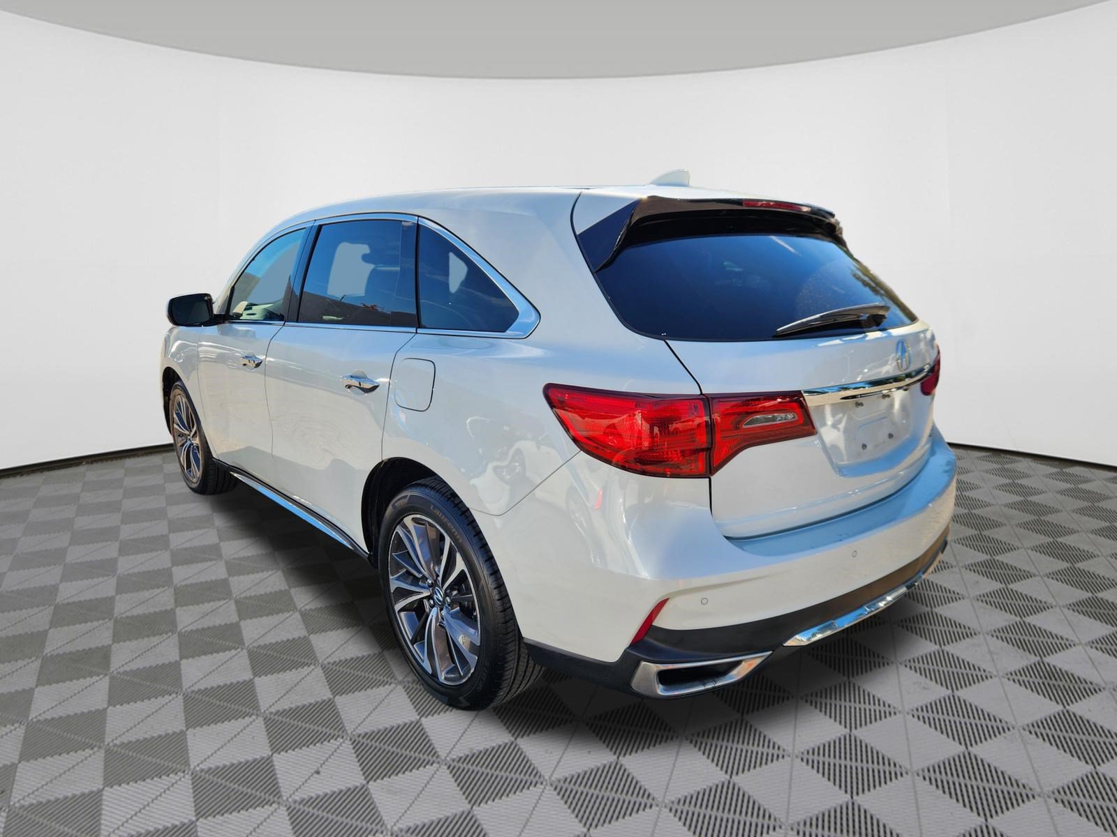 Certified 2019 Acura MDX w/ Technology Package AWD/4WD image 3