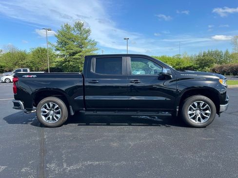 Used 2024 Chevrolet Silverado 1500 LT AWD/4WD image 5
