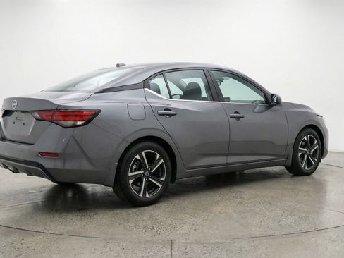 Used 2025 Nissan Sentra SV image 9