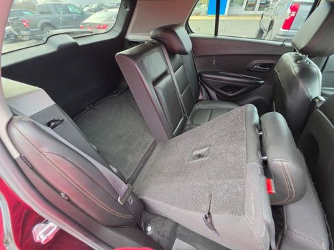 Used 2021 Chevrolet Trax LT w/ Premium Seat Package image 18
