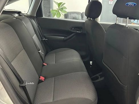 Used 2007 Ford Focus S FWD image 22