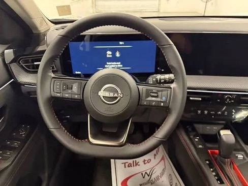 New 2025 Nissan Kicks SR image 17