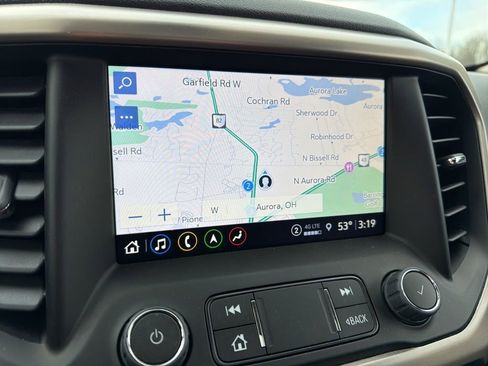 Used 2023 GMC Acadia Denali w/ Denali Ultimate Package image 13