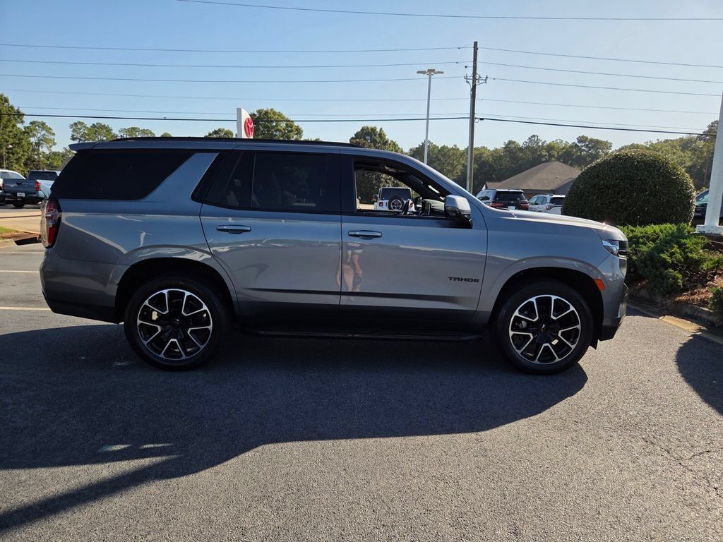 Used 2022 Chevrolet Tahoe RST w/ Luxury Package RWD image 15