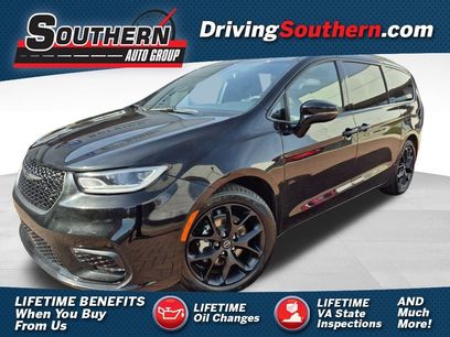 Used 2025 Chrysler Pacifica Limited