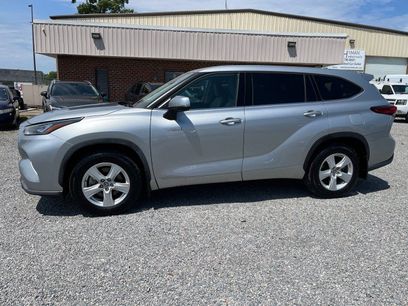 Used 2020 Toyota Highlander LE