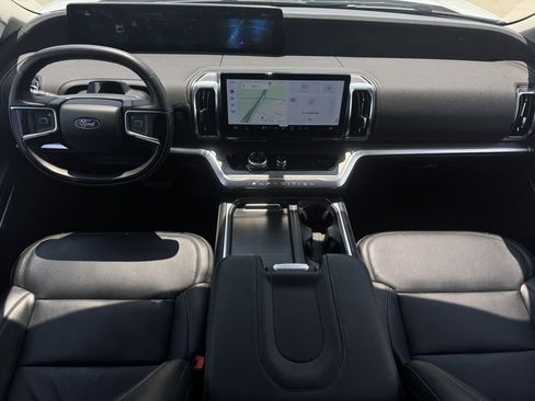 Used 2025 Ford Expedition Max Platinum AWD/4WD image 13