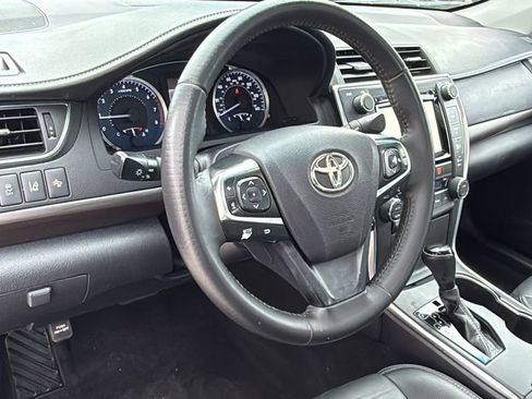 Used 2017 Toyota Camry XLE w/ Moonroof Package image 13
