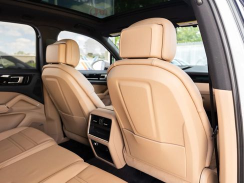 Used 2019 Porsche Cayenne AWD/4WD image 28