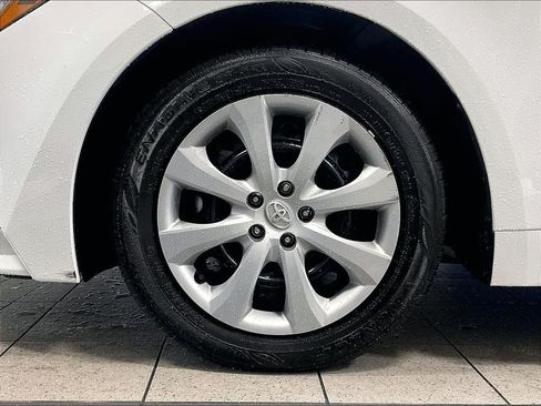 Certified 2025 Toyota Corolla LE FWD image 7