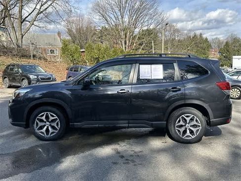 Used 2019 Subaru Forester Premium image 2