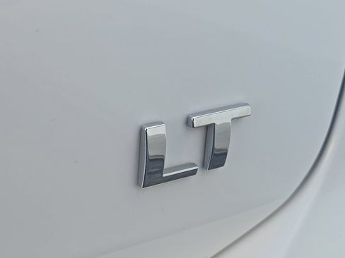 Certified 2024 Chevrolet Equinox LT FWD image 34