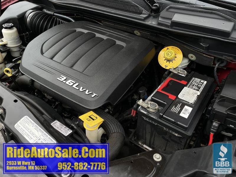 Used 2013 Chrysler Town & Country Touring-L w/ Driver Convenience Group FWD image 23