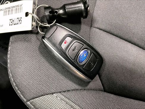 Used 2025 Subaru Crosstrek 2.0i Premium image 14