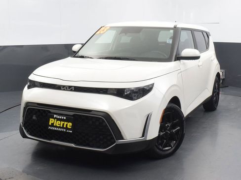 Used 2023 Kia Soul LX w/ LX Technology Package image 1