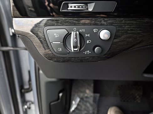 Used 2018 Audi Q7 3.0T Prestige w/ Prestige Package image 9