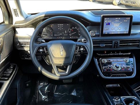 Used 2022 Lincoln Corsair Standard image 5