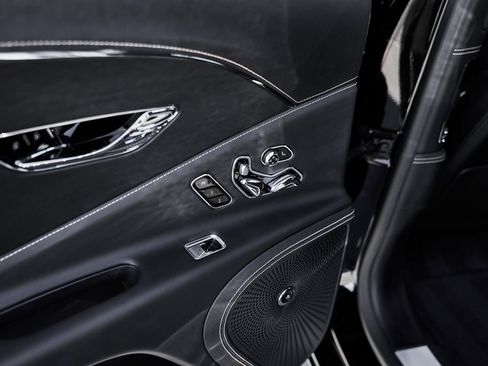 Used 2024 Bentley Flying Spur V8 AWD/4WD image 53