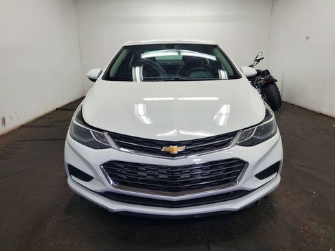 Used 2017 Chevrolet Cruze LT FWD image 2