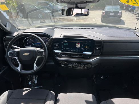 Certified 2024 Chevrolet Silverado 1500 LT AWD/4WD image 32