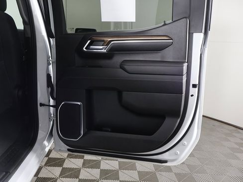 Used 2023 Chevrolet Silverado 1500 LT image 22