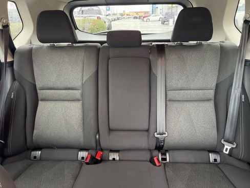 Used 2024 Nissan Rogue SV image 18