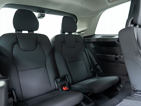 New 2026 Volvo XC90 T8 Plus w/ Protection Package Premier AWD/4WD image 25