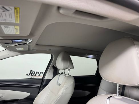 Used 2023 Hyundai Tucson Limited image 2