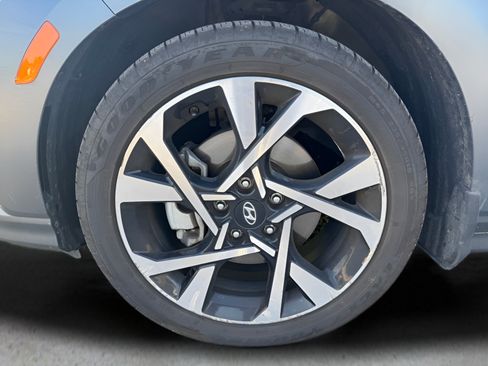Certified 2023 Hyundai Kona Limited AWD/4WD image 14