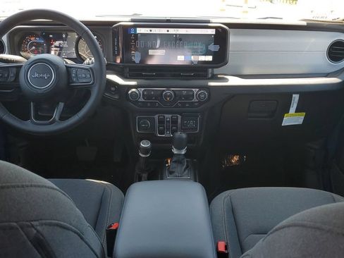 Used 2025 Jeep Wrangler Unlimited Sport AWD/4WD image 10