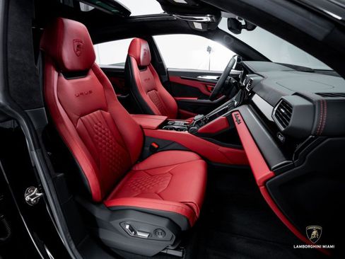 Used 2024 Lamborghini Urus S image 40