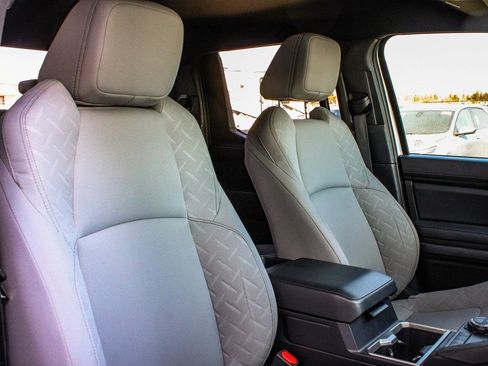 Used 2024 Toyota Tacoma SR5 AWD/4WD image 36