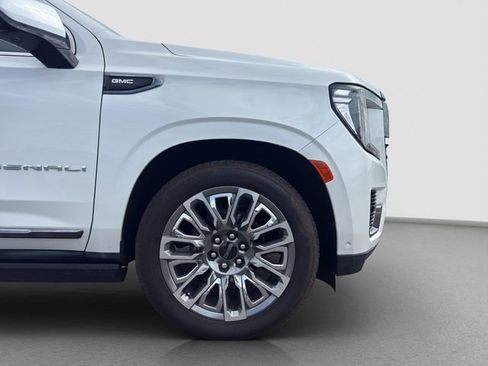 Used 2024 GMC Yukon Denali Ultimate AWD/4WD image 19