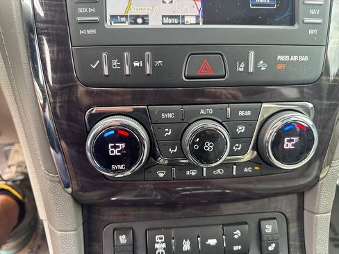 Used 2016 Buick Enclave Premium w/ Experience Buick Package FWD image 23