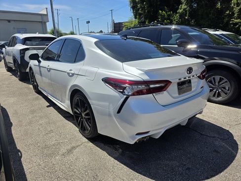 Used 2021 Toyota Camry XSE FWD image 3