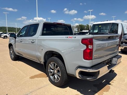 Used 2024 Chevrolet Silverado 1500 LT AWD/4WD image 6