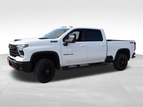 Used 2025 Chevrolet Silverado 3500 LTZ w/ LTZ Plus Package AWD/4WD image 10