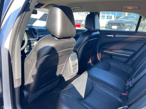 Used 2022 Chrysler 300 Touring L w/ Comfort Group image 29