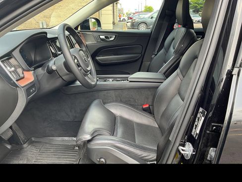 Certified 2024 Volvo XC60 T8 Ultimate w/ Protection Package Premier AWD/4WD image 2
