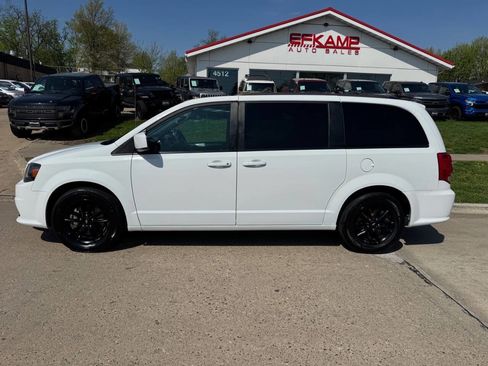 Used 2019 Dodge Grand Caravan GT FWD image 2