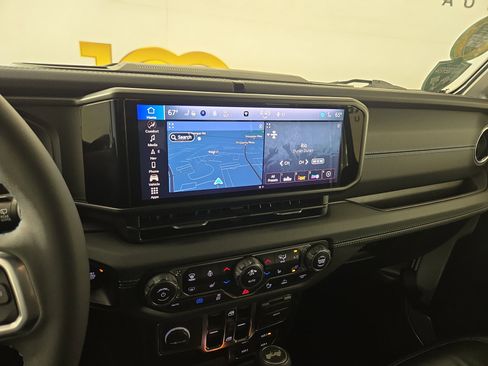 Used 2024 Jeep Wrangler High Altitude image 23